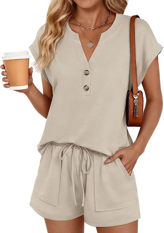 Solid-color V-neck Button-front Short-sleeve Shorts Set