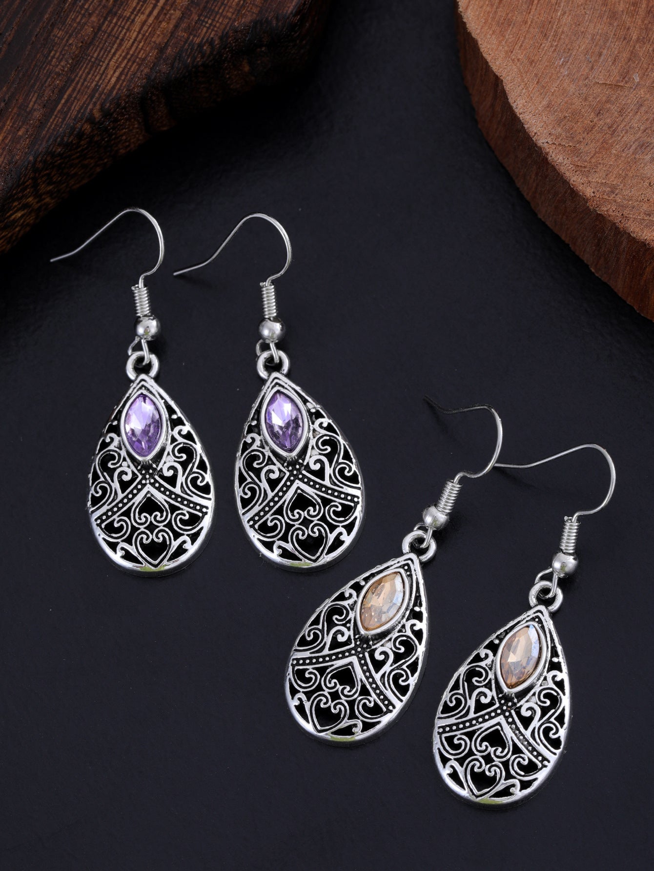 Fashionable And Versatile Retro Water Droplet Women's Earrings