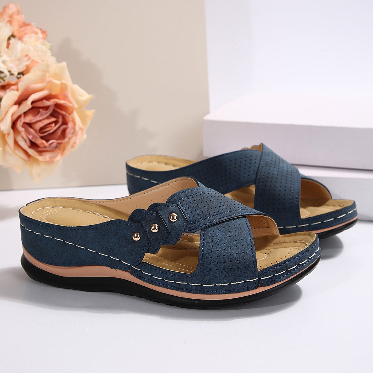 All-matching Large Size Flat Bottom Non-slip Light Slippers