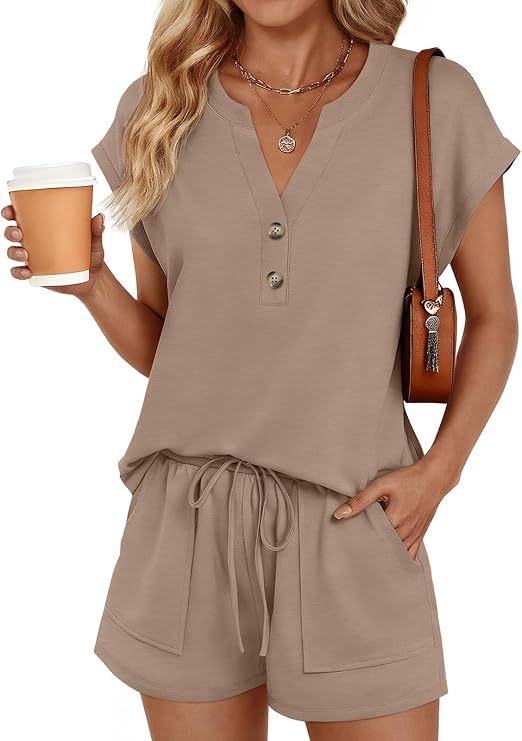 Solid-color V-neck Button-front Short-sleeve Shorts Set